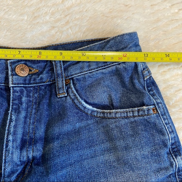 TOPSHOP Moto Rosa Distressed Denim Short - Size 2 - Picture 6 of 9